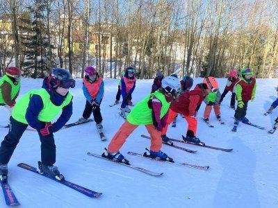 Hlinsko 4. den -závody, večerní hry na sněhu a lyžování.