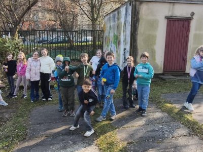 ZÁBAVA VENKU I V DRUŽINĚ - V. ODDĚLENÍ (O. YATSYNYAK)