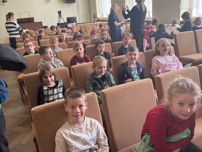 V ZUŠ Vrázova 4  na hudební pohádce “Ztracená písnička”